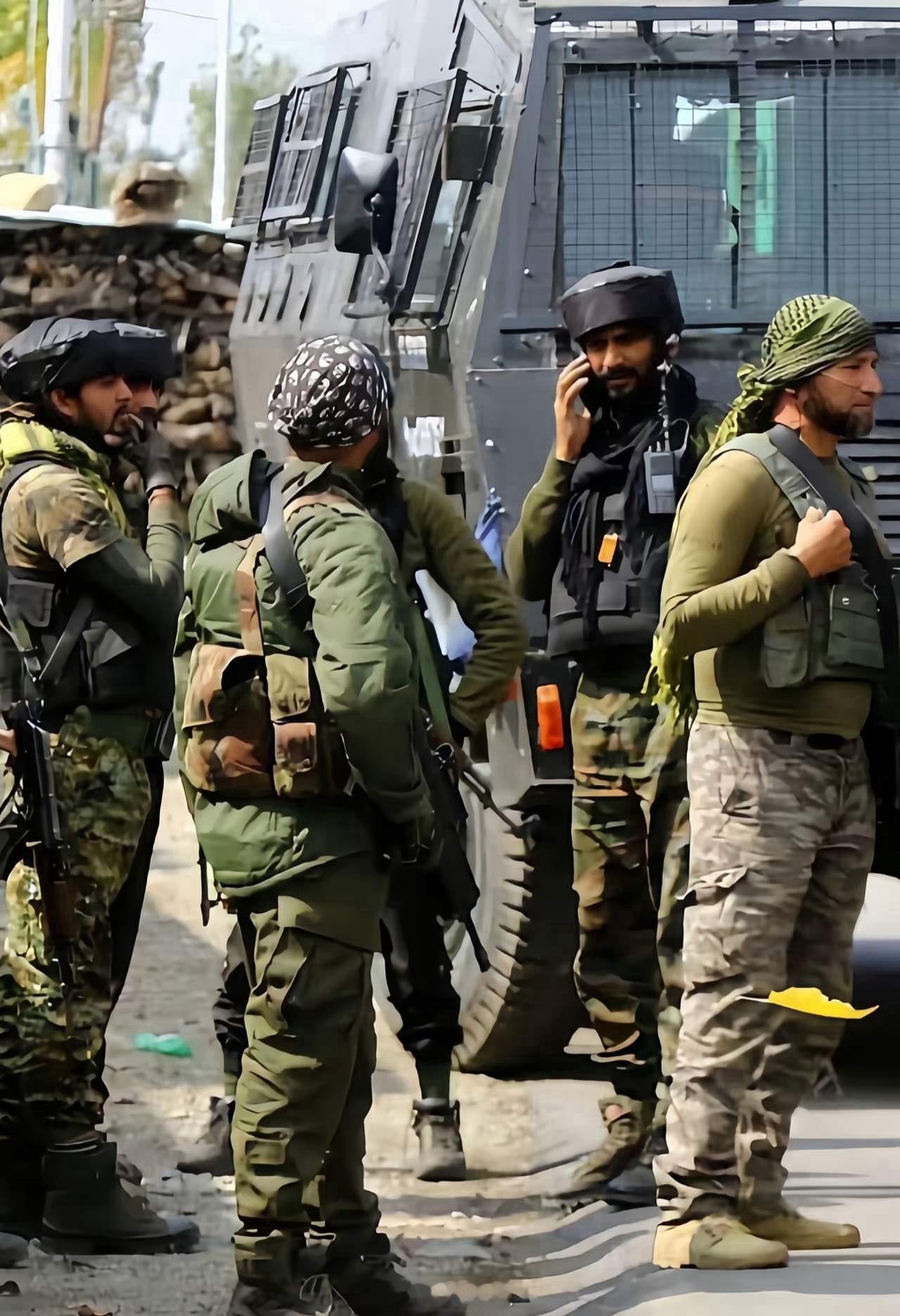 今天的伊斯兰堡，蚊子进去恐怕都是有来无回∶1.全城进入最高级别的“红色警戒”状态