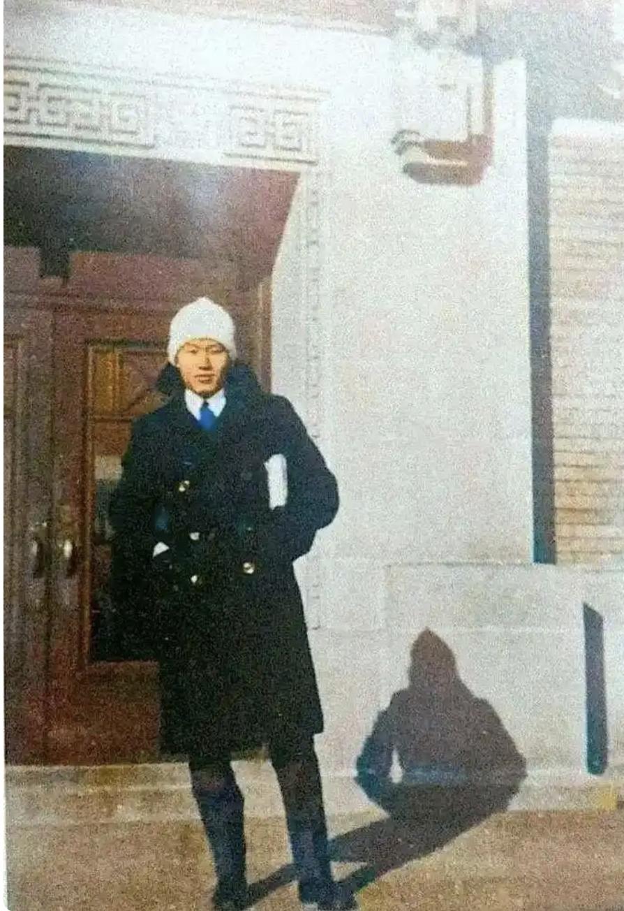 ，孙立人在美国留学，地道的邻居家大男孩模样儿，完全看不出来他以后竟成了威名赫赫的