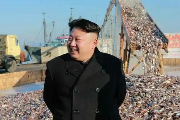 卡塔尔事件告诉世界一个道理，你再有钱没有武器也是任人宰割的羔羊，朝鲜告诉