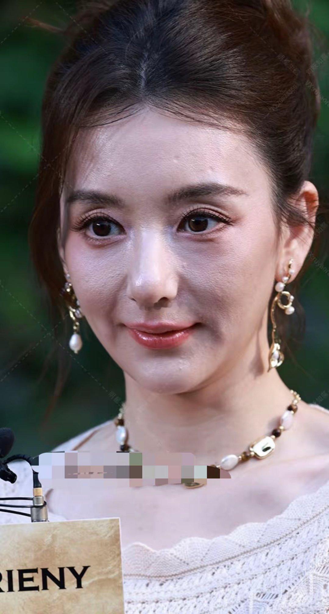 感觉苗苗比天王嫂好看，同样是生了三个，状态很年轻