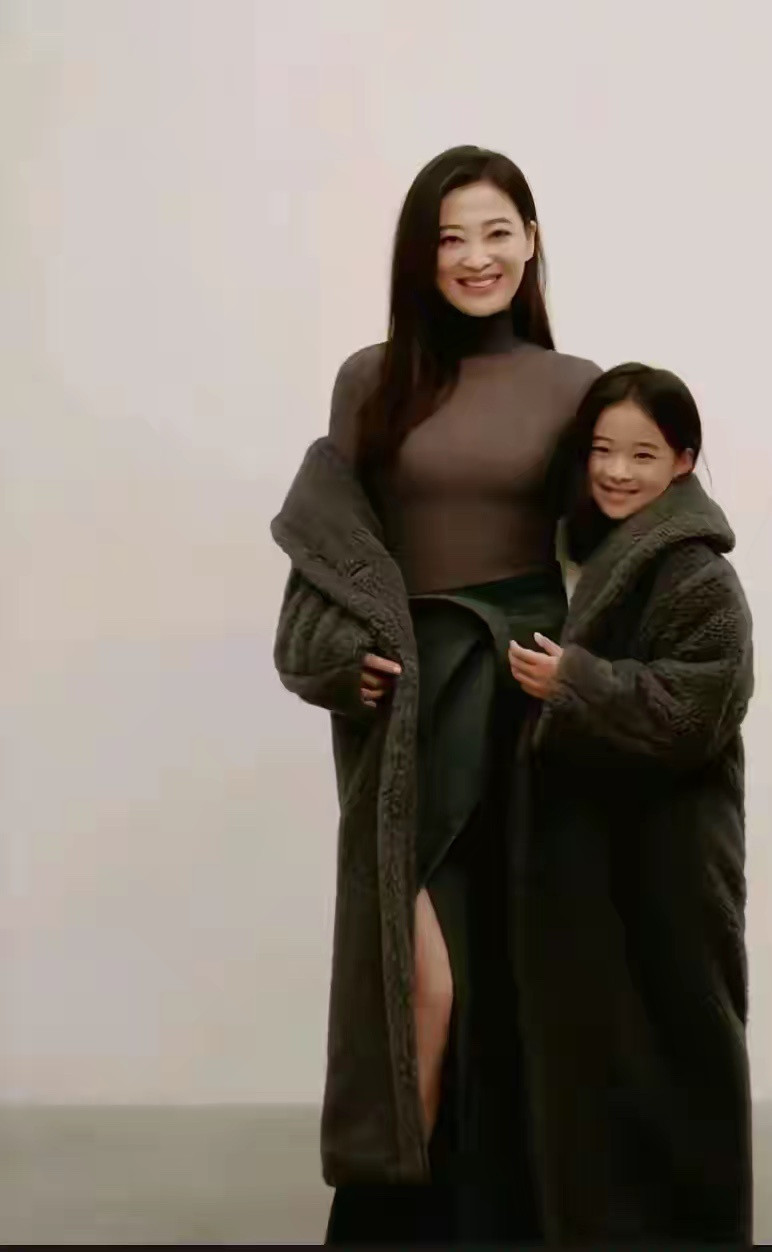 梅婷生了个自己