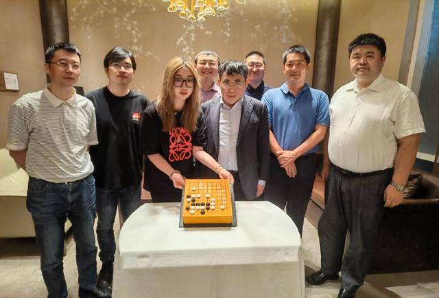 相差23岁的救赎？聂卫平三段婚姻，为何两段潦草收场？他自称生活没段位