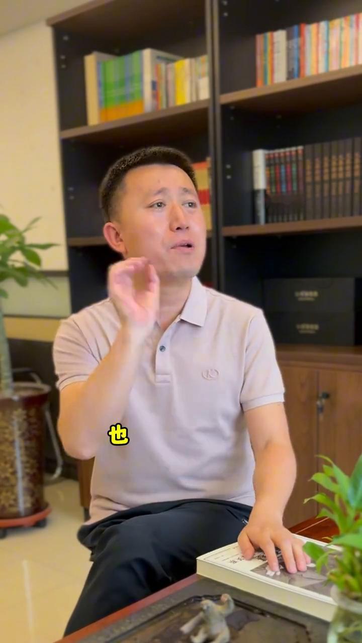 上班就要学会不要脸。不管在哪里上班，一定要学会不要脸。上个班而已，不要怕这怕那