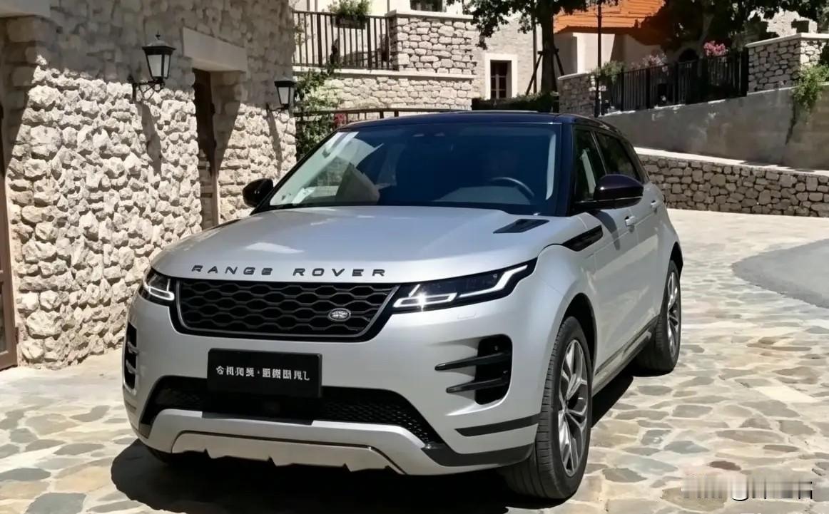 王先生当场就懵了——销售当初给他算落地的时候，购置税是按16万多开票价÷1.13