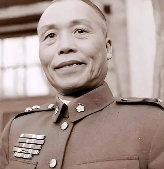 1950年，李宗仁在美国致信蒋介石索要总统薪饷，蒋介石看完冷笑，在公文上批下了一