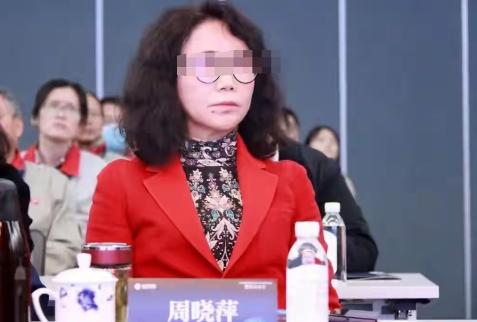 江苏常州，一上市公司女老板身家200亿，账面躺着20多亿现金。公司招聘的应届毕业