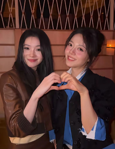 我老公真是一针见血。我问他，赵今麦和刘浩存，明明都一个赛一个的好看，凭什么一个