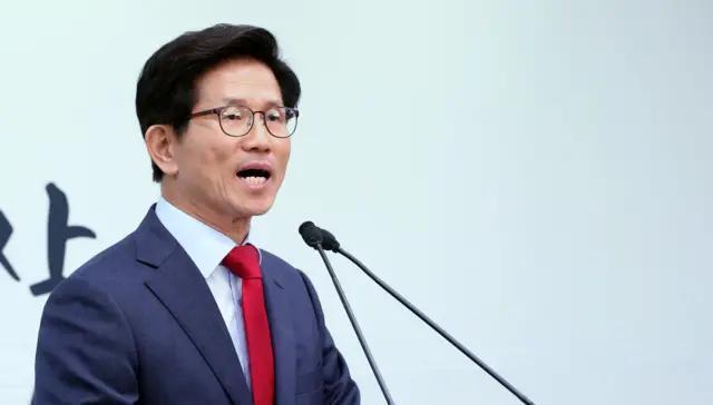 李在明持续领跑，韩国国民力量党斗成一团，党内高层绝食抗议韩国政客，又绝食抗议了