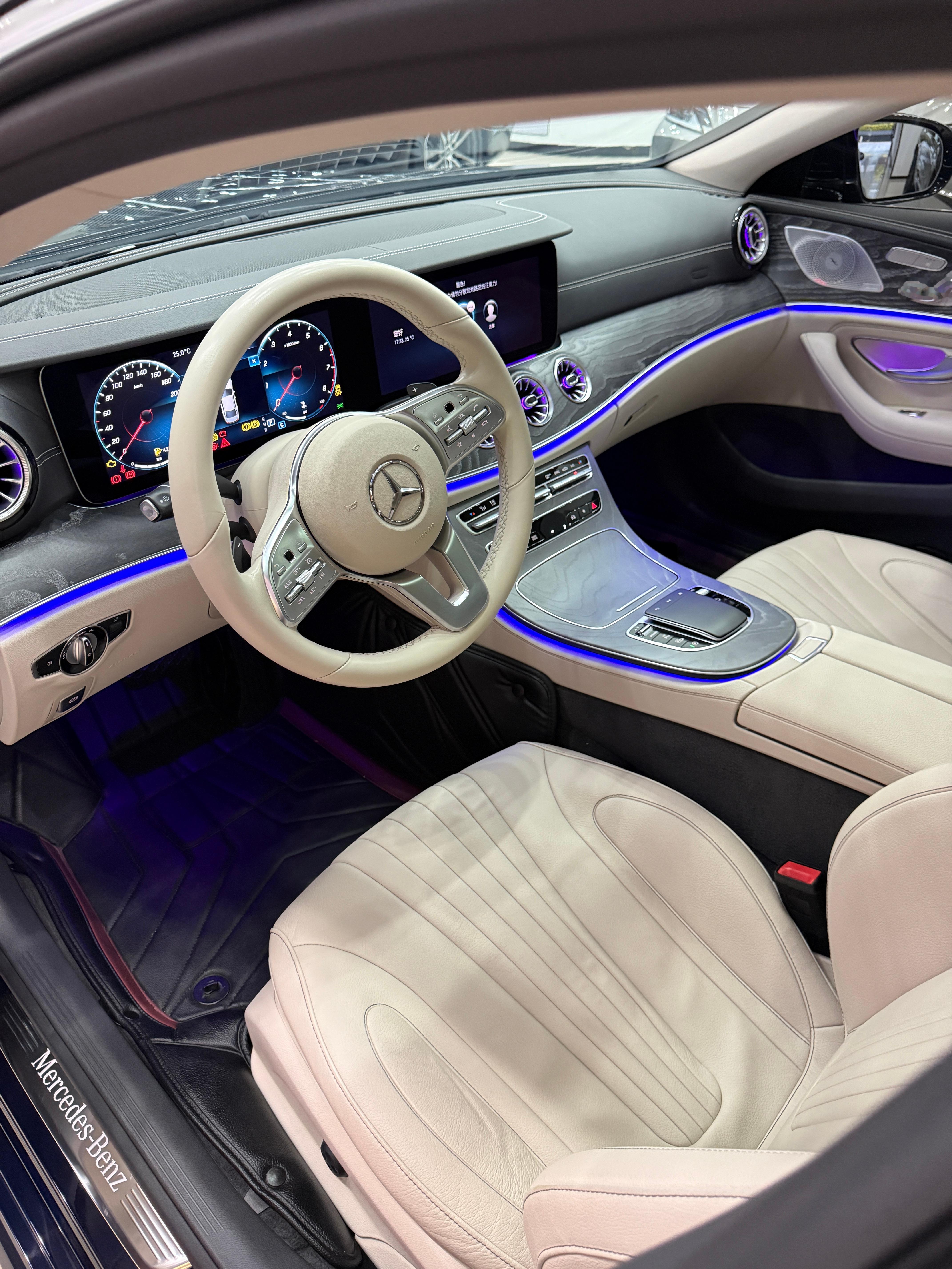 现在买奔驰CLS会过时吗？我第一个说不！✨谁能拒绝一台「无框车门+溜背轿跑」的奔