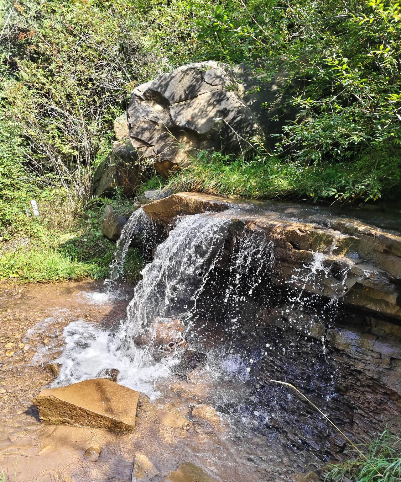 兰州连续下了三天的秋雨，大山经过雨水的滋润又会是什么样子？今天我与几位驴友进了