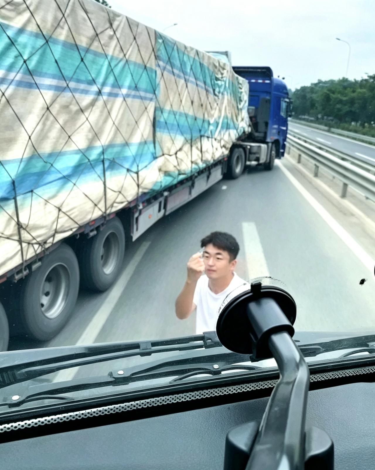 真的是什么人都有呀