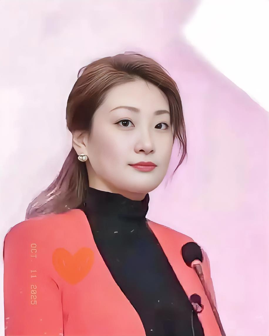 杜建英现在肯定做梦都要笑醒了。不是因为宗馥莉已经不是娃哈哈集团董事长。也不是