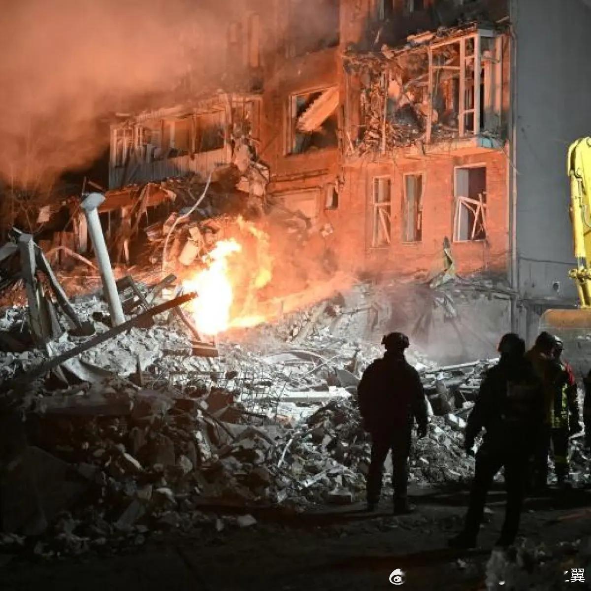 俄乌冲突四周年2022年2月21日，俄总统普京宣布承认“顿涅茨克人民共和国”和