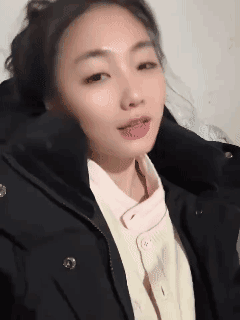 一个新加坡留学中介的宣传她们是这么问的：在中国你敢凌晨两三点自己出门，自己回家