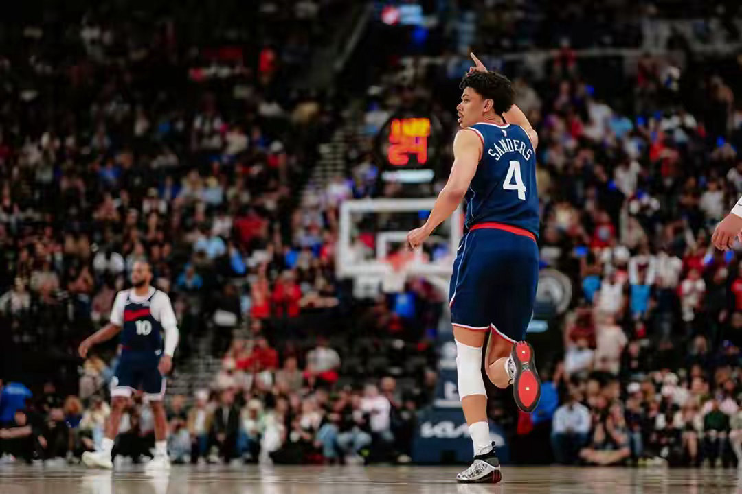 33分狂胜！快船129-96击溃残阵雄鹿，无哈登体系更流畅，赛后评分1人满分并非