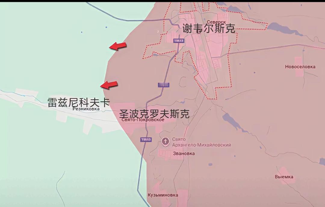 俄军完全控制谢韦尔斯克后，继续向西猛攻。截至2025年12月12日上午，俄军南部