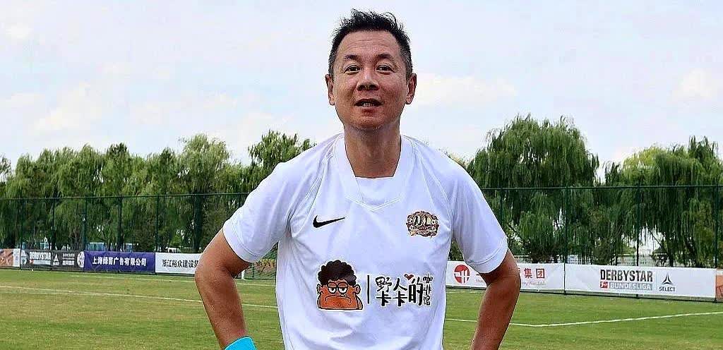 戴琳被吓跑不是笑话，是中国足球集体裸泳。38岁老将以为来养老，结果老板把
