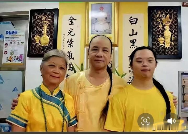 《红楼梦》解密后，最尴尬的是爱新觉罗后裔，以前说故宫是自家祖产，要国家归还，还穿