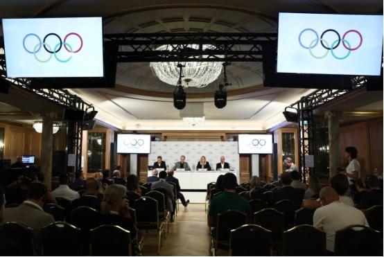 国际奥委会总算说了句实话：当年给北京奥运定的标准，确实是“高到没边儿”。更讽刺的