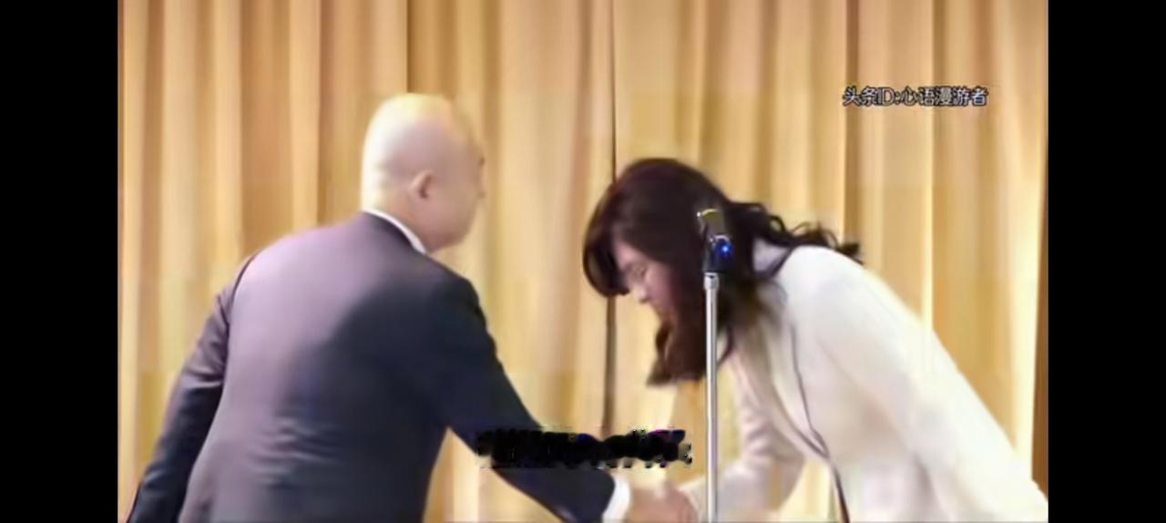 千万别给国民党上位的机会，2028纯粹是痴人说梦。他们比民进党还麻烦，前者统一
