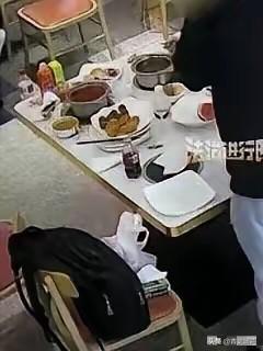 “太丢人！”陕西西安，一家自助餐厅，一对男女两人落座后自顾自大吃大喝，酒足饭饱之
