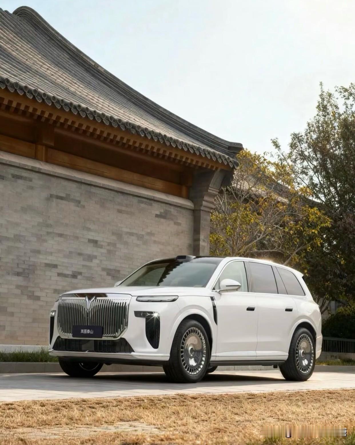 岚图泰山入局！华为极氪问界三车型谁是真大哥？今年的高端SUV战场，“9”字