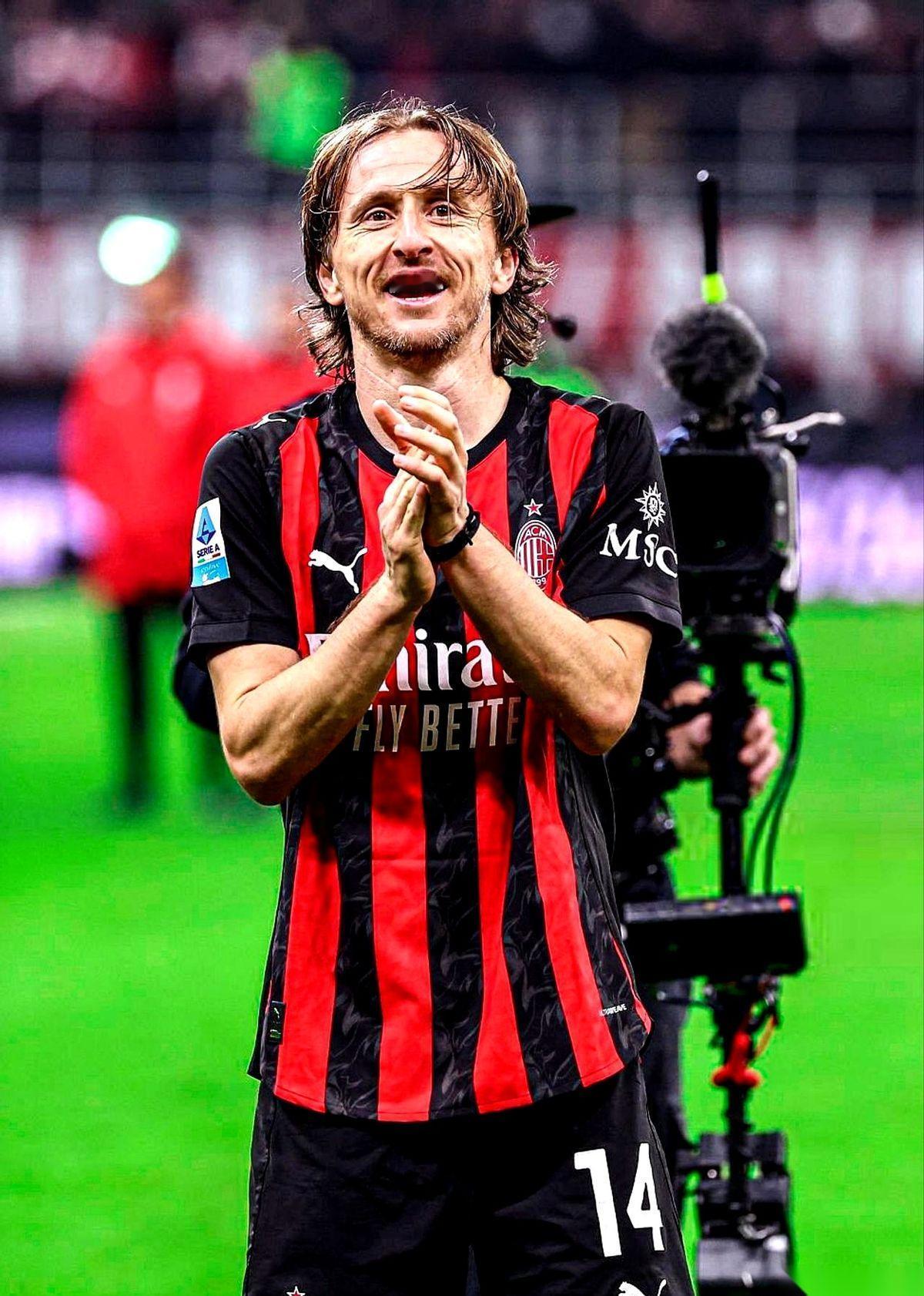 41岁的老将，合同只剩最后两个月。莫德里奇把三份“条件”推到了AC米兰的办公桌