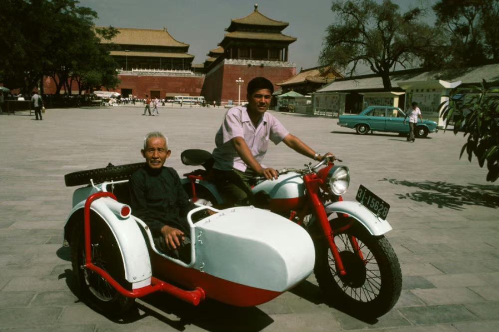 新标的电动车真龟速，看了网上各路大神的表演，自行车蹬狠点，都比它快。这个限速到2