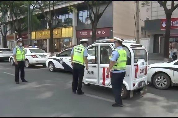 “禁止严查”老年代步车，触碰了谁的“底线”？交警：合规上路不会管最近“严查老年代