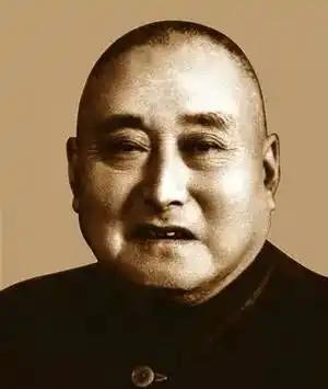 🌛1950年，周恩来提议入朝军队名为“支援军”，黄炎培反对:“自古道师出有