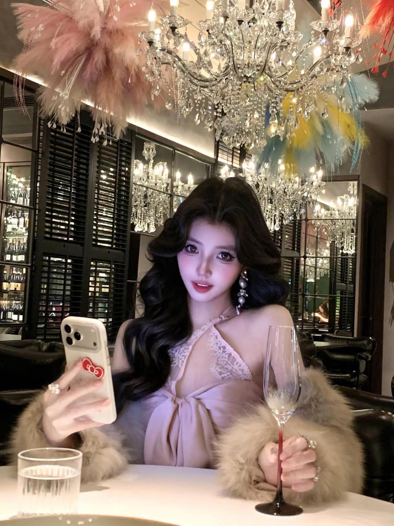 风格可以模仿，感觉无法复刻