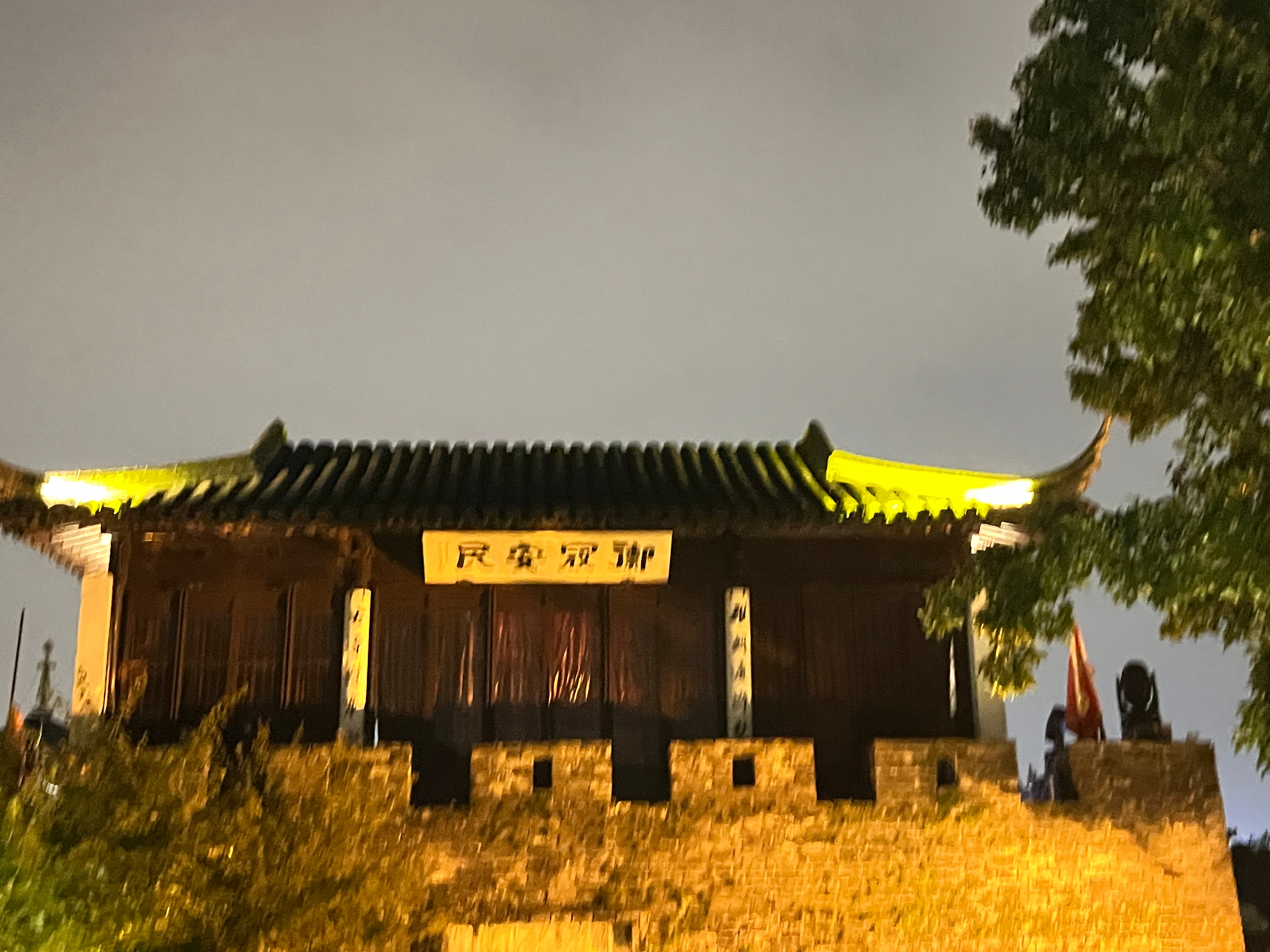 究竟是压力大还是身体差？央视竟有这么多主持人重病不治。1、罗京《新闻联播》终年4