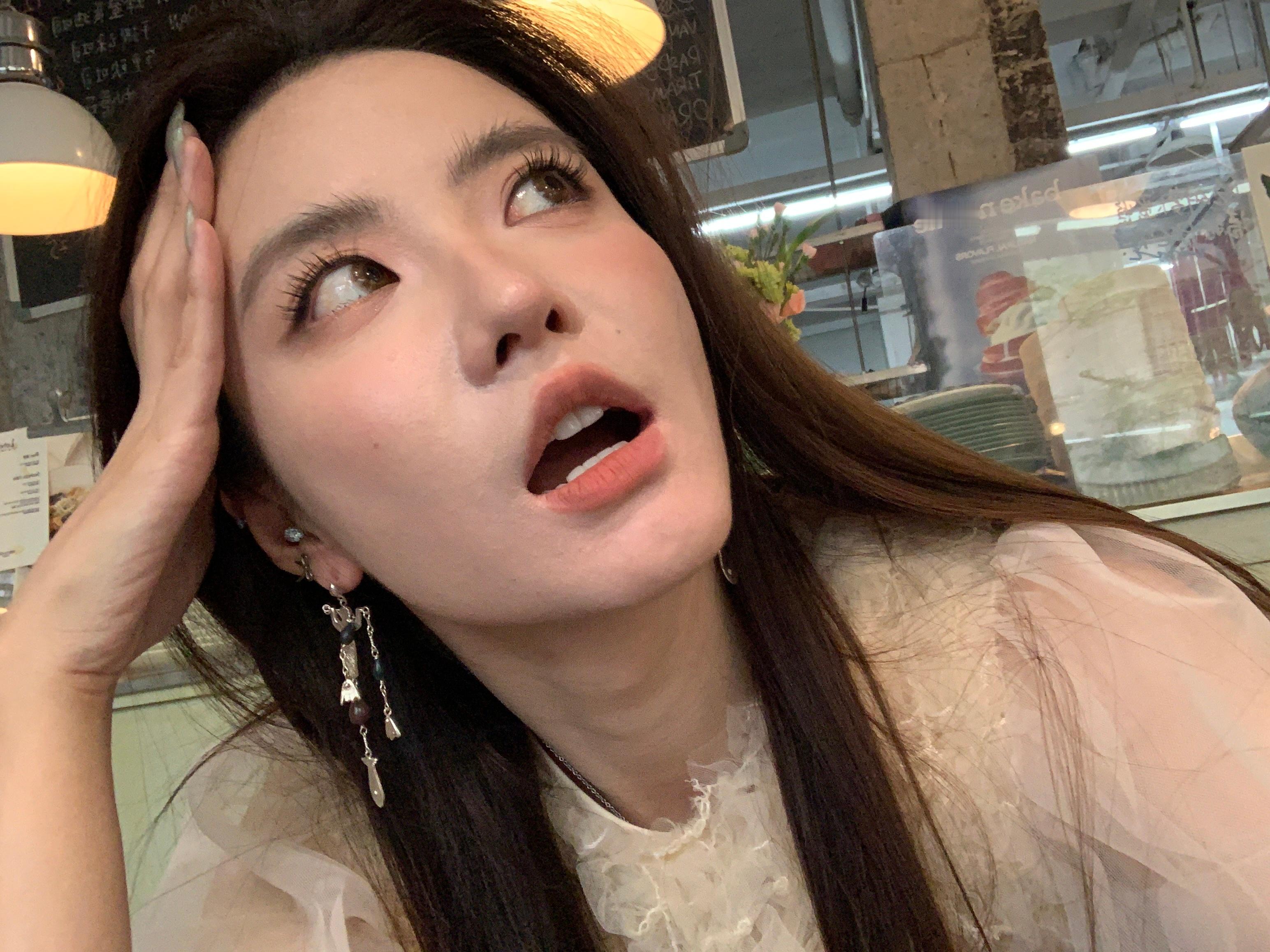 带了我自己做的睫毛天天说很好看[大笑]​​​