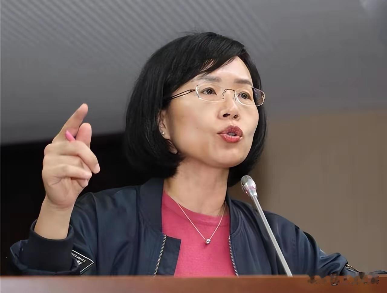 苏巧慧这回摊上事了，李四川抓住机会出手。日前绿营为了挽回县市角逐中的颓势，对包括