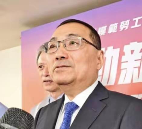 侯友宜跳出来了。国民党内对于“军购案”金额意见出现重大分歧，目前传出党主席郑
