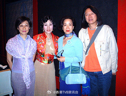黄楚颖惊艳现身保养极佳，与汪明荃叙旧58年友谊不变，“四千金”只剩汪阿姐仍于圈中发展汪明荃（Liza