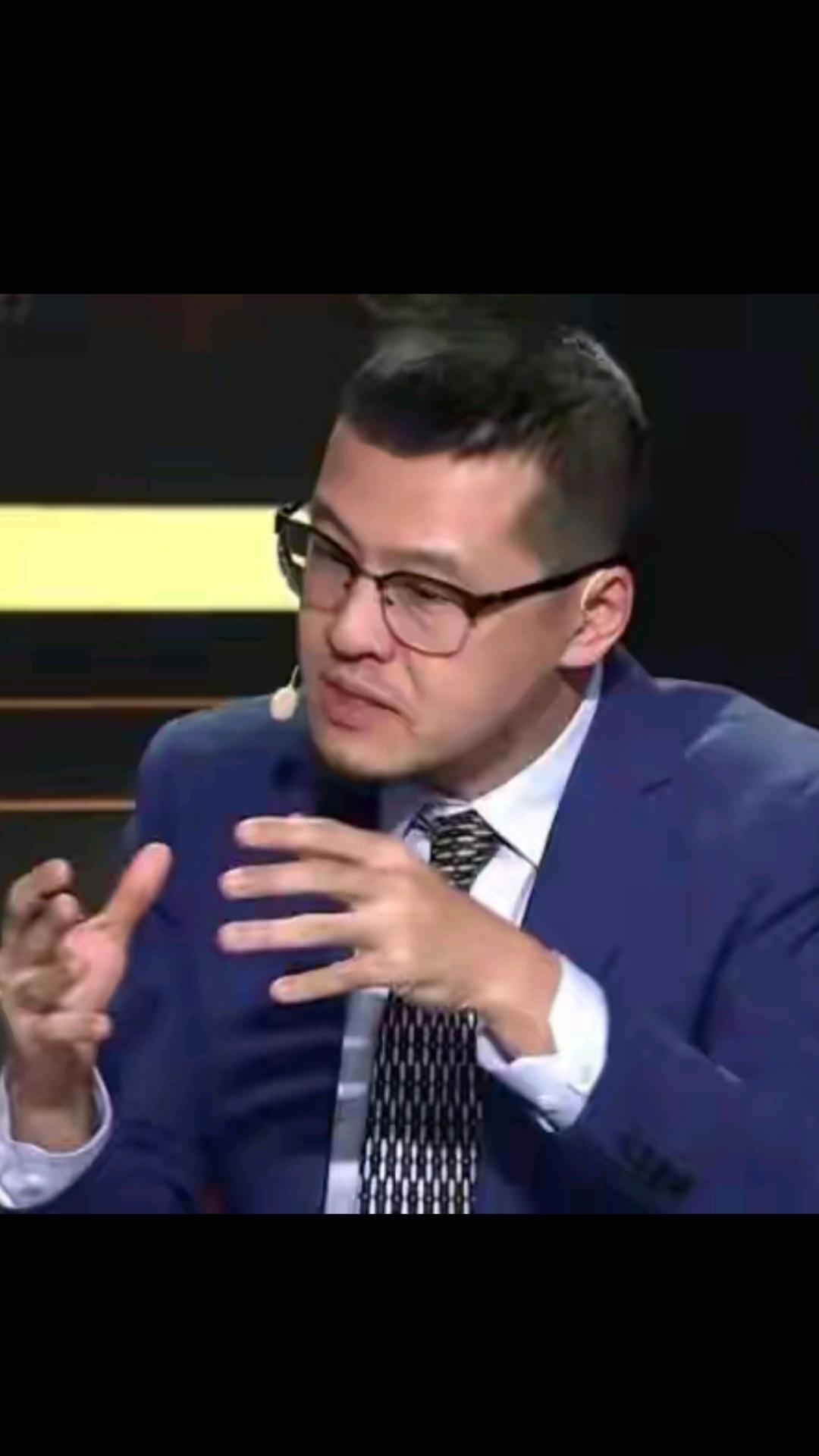 国内知名媒体人杨毅接受媒体采访时直言到，大家仔细看看杨汉森在NBA这一年进步大
