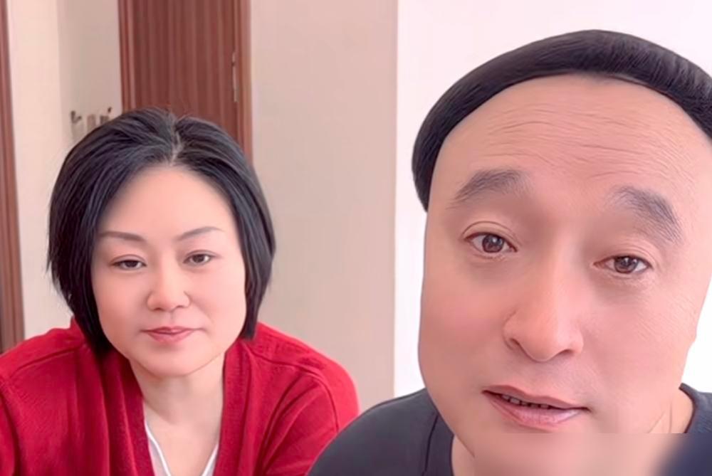 谢广坤那锅酸菜还没凉透，二柱子直接开喷了。这事我看得挺有感触。早些年在小品圈