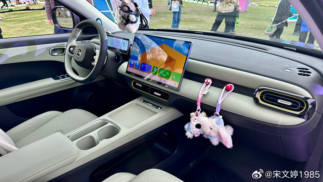 QQ是奇瑞很重要的“品牌资产”，一句简单的情怀可概括不了。奇瑞全新QQ3，正式挂