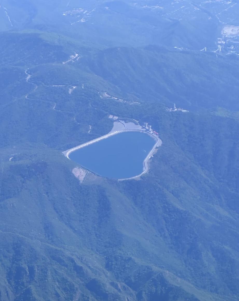 昌平蟒山天池，北京最大人工天池，库容约450万立方米，水深37米，环湖约1