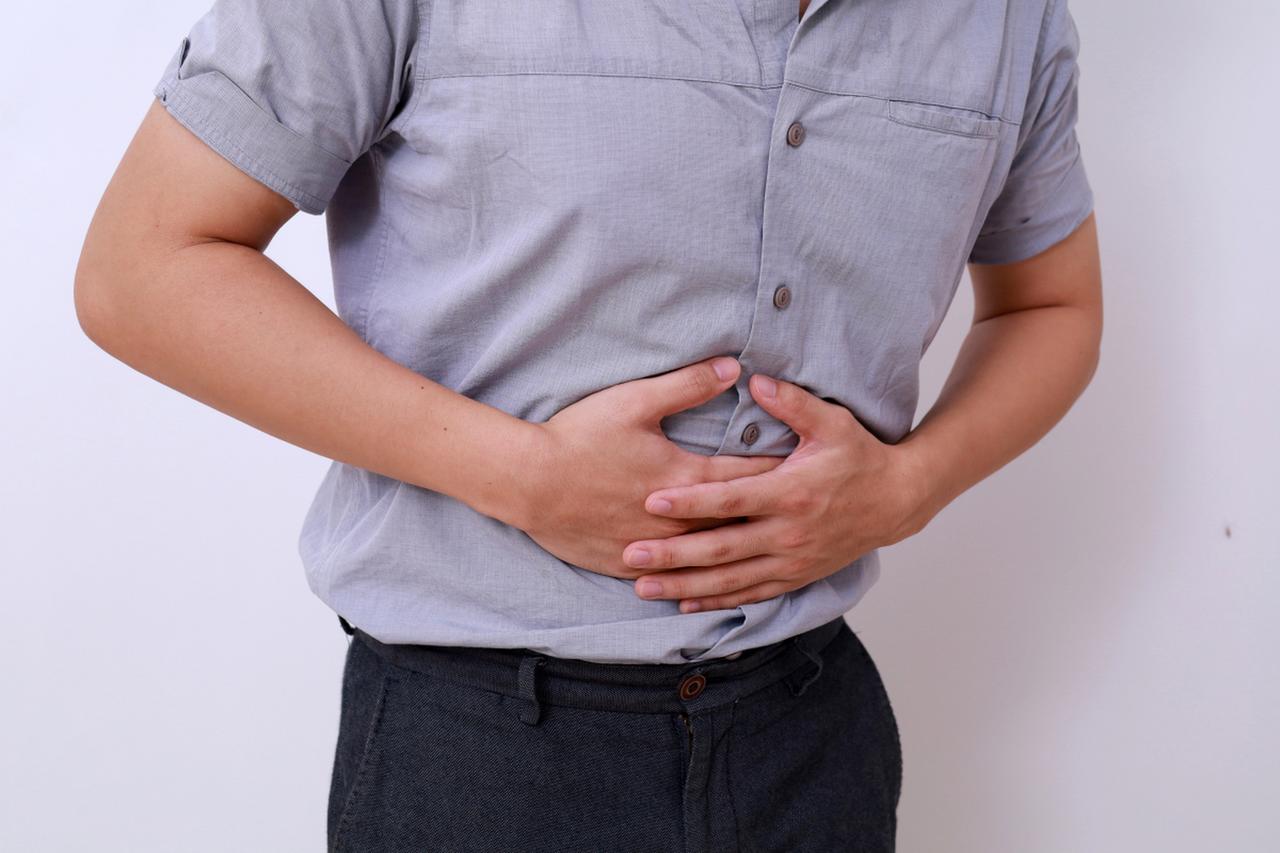 胃胀的根源终于找到了，老中医：让你拉通了，胃就舒服了 吃完饭胃胀，不吃也胀的