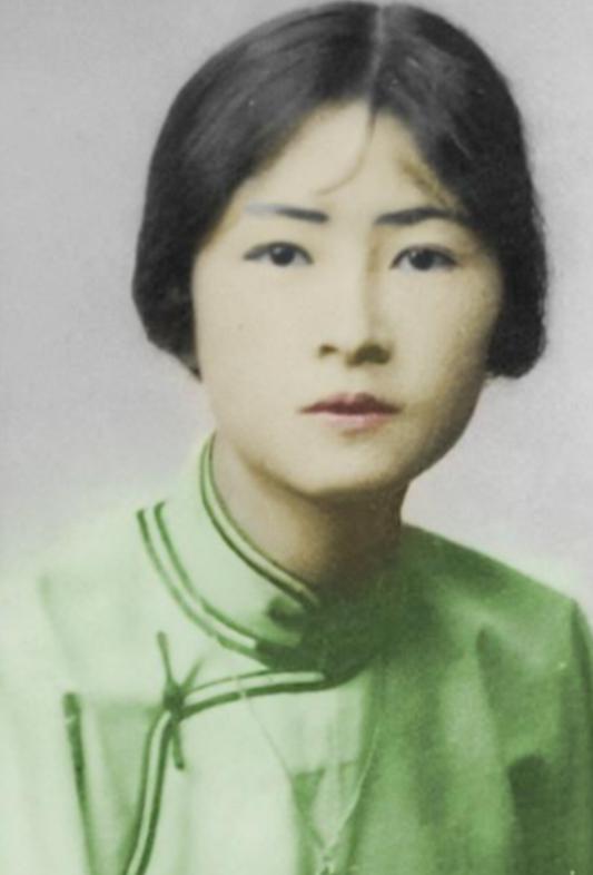 一次，高晓松想拍《林徽因传》，被林徽因的女儿梁再冰警告：“你要是拍我妈和徐志摩有