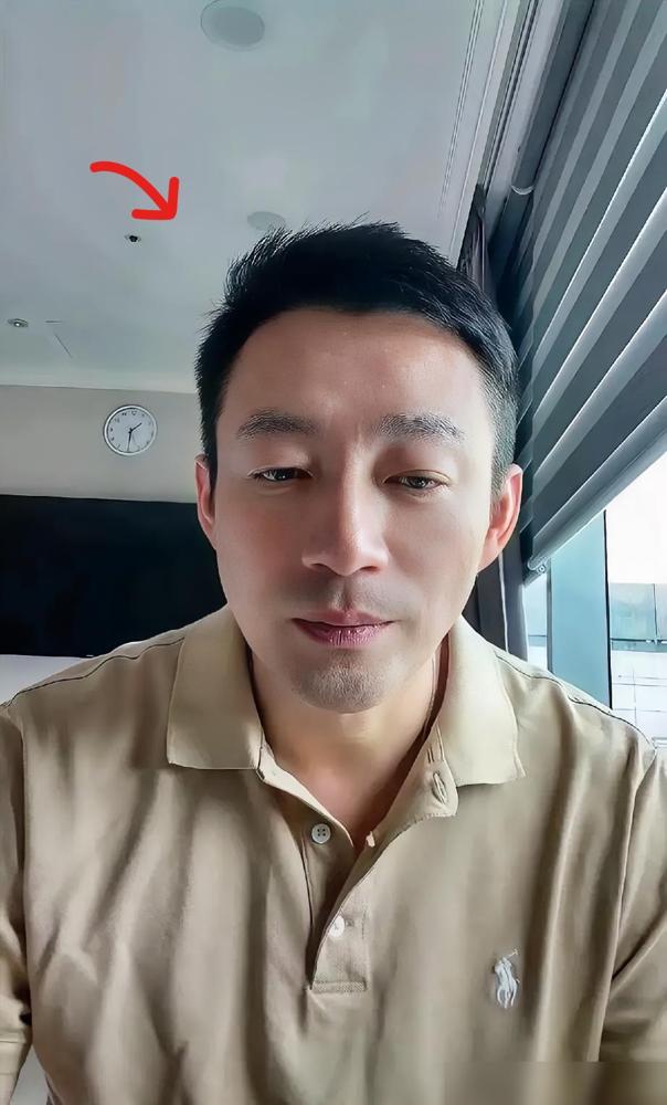 几万人指着鼻子骂，终于把那个不可一世的小汪总给骂红了眼眶。他在直播间跟黑粉掐架，