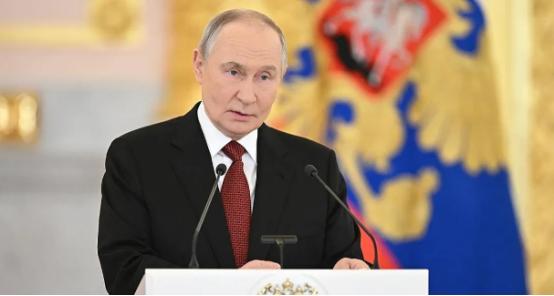 格陵兰不值钱：普京感谢特朗普总统，认为丹麦一直殖民格陵兰岛人民俄联邦总统普京