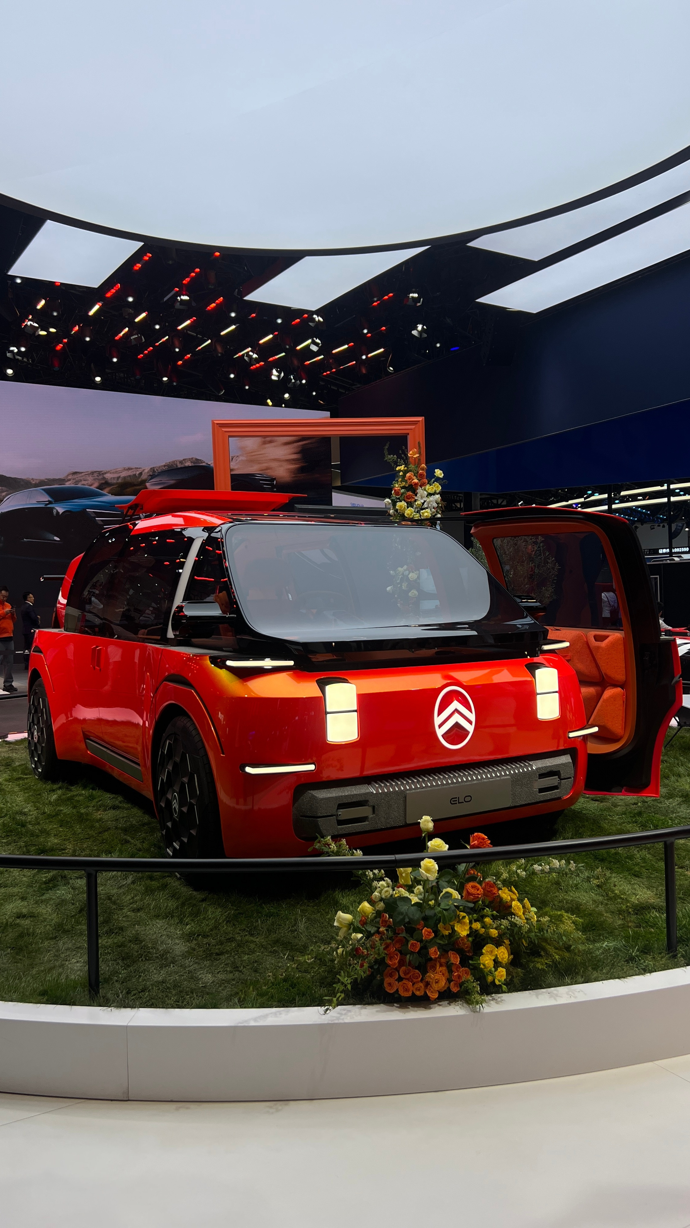 北京车展雪铁龙是不是有点帅？但是现在不能透露太多消息北京·首都国际会展中心