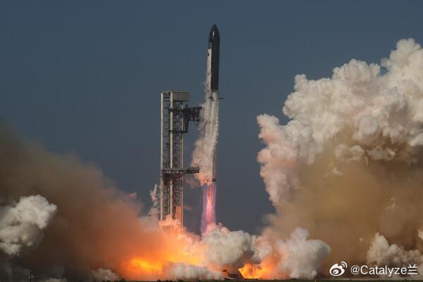 SpaceX星舰第七次试飞再次折戟。上周四从BocaChica发射后约9分钟，