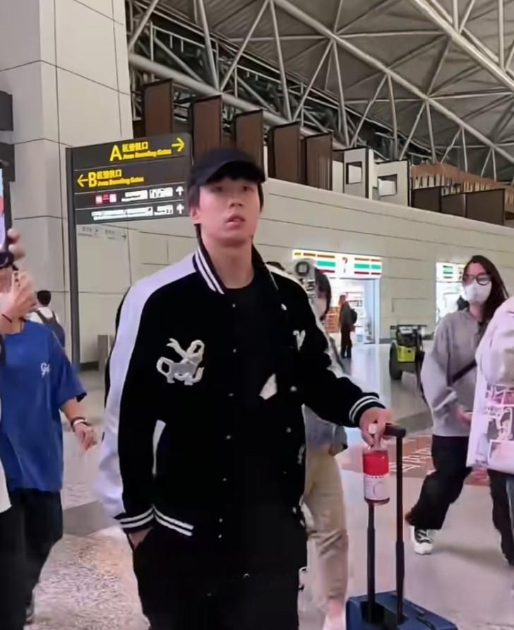 全运会结束后，林高远从广州因公事去了北京，现在又从北京返回广州，高远拿飞机当滴滴