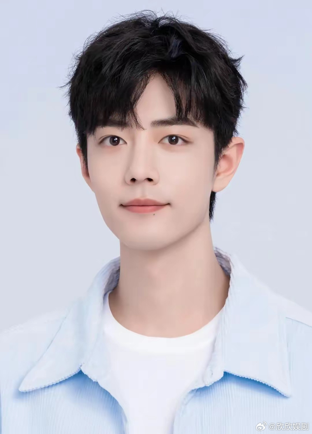 主持人问李沁:“娱乐圈里，你最不想和哪个男演员拍吻戏？”李沁脱口而出:“肖战。”