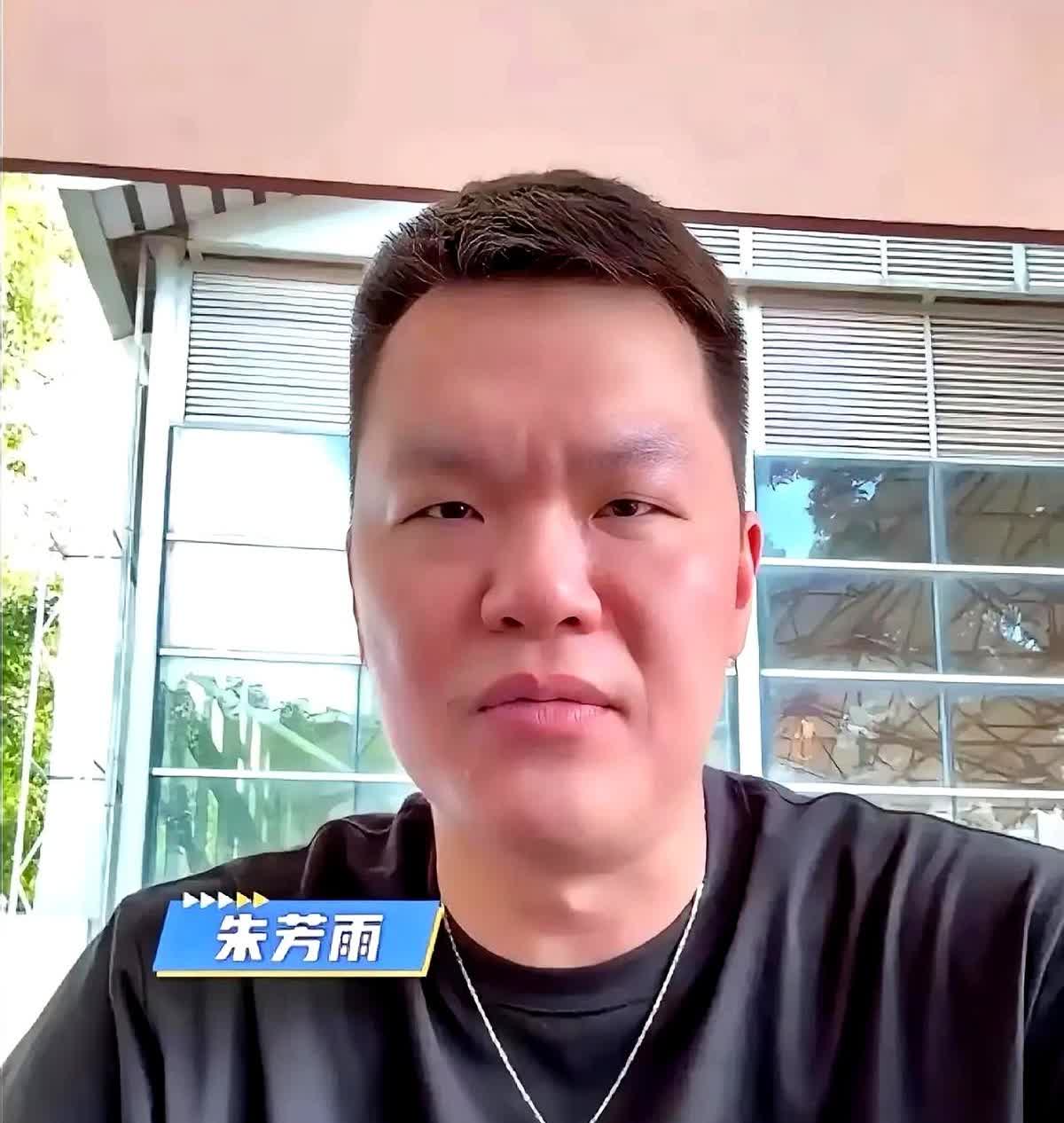 徐昕一走，广东内线只剩四个名字，朱芳雨手里握着三张半合同，任骏飞那张还得现签。