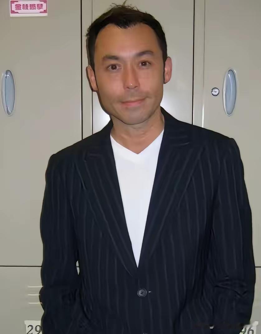演员雷宇扬去世了查了一下才知道，和所有明星不同，他的晚年生活居然是这么过来的！​他的晚年生活分为两个